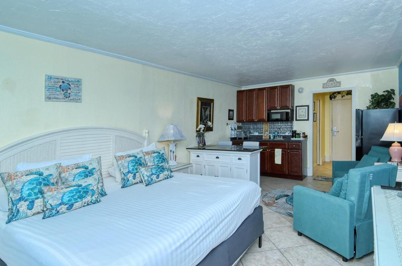 Waterfront Room, Heated Pool, Tiki Bar & Grill South Bradenton Exteriér fotografie